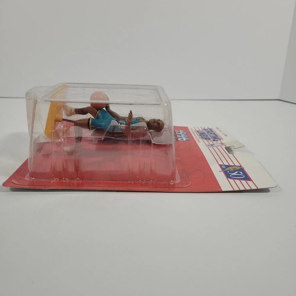 Starting Lineup 1996 Grant Hill Detroit Pistons Figure with Card NBA 50 Kenner